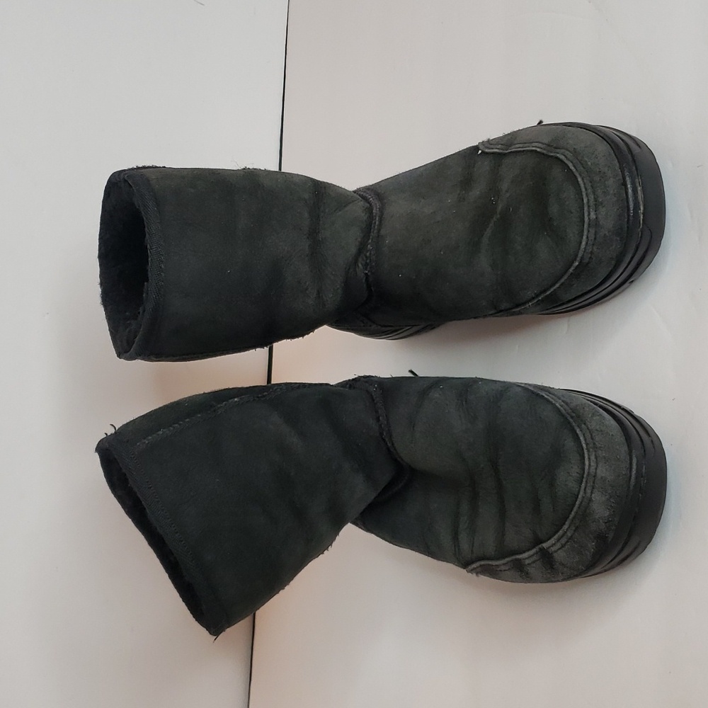 UGG Offroader Short Black Boots Size 7